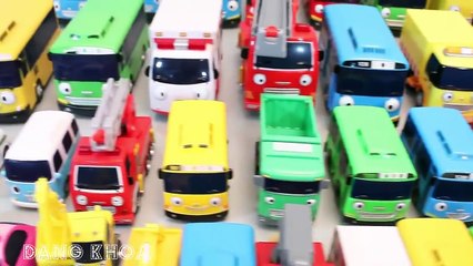 Bộ sưu tập xe ô tô đồ chơi gồm rất nhiều xe ôtô buýt cho bé xem