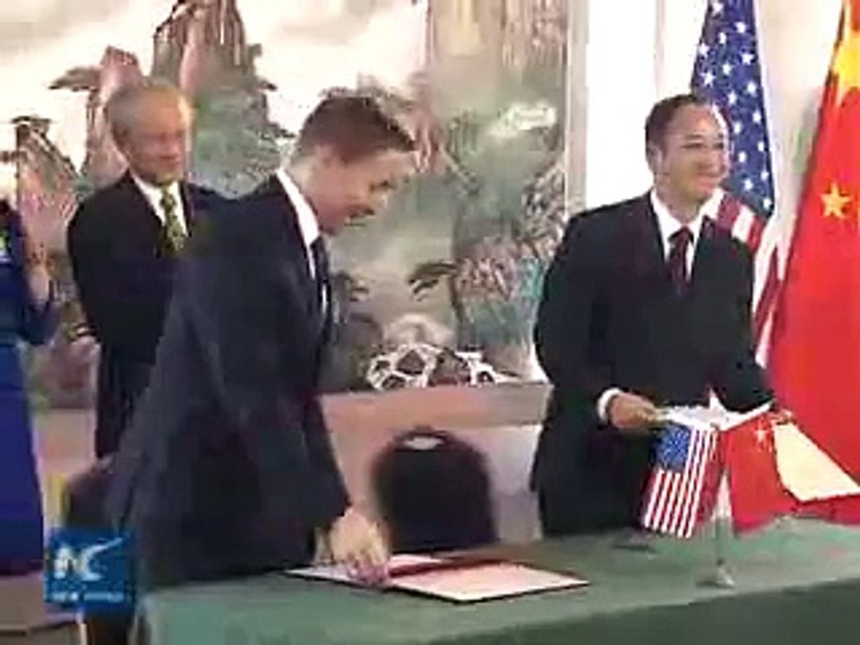 US returns ancient cultural artifacts dinosaur fossil to China 2015