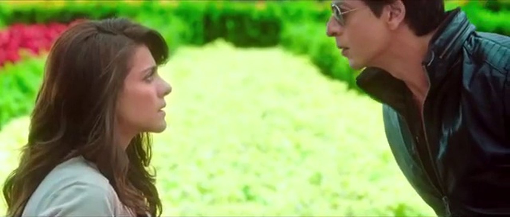 Dilwale Sneak preview of the love story Kajol, Shah Rukh Khan, Kriti Sanon, Varun Dhawan