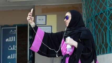 Saudi women celebrate first votes