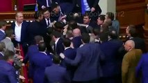 MP drags PM Yatsenyuk from post fistfight erupts in Ukraine parliament