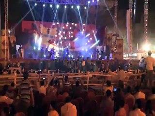 Mujhe Kya Bechega Rupaiya (Satyameva Jayate ) Sona live performance @ Patna