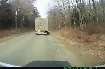 Traktörü Yoldan Atan Tır!!!