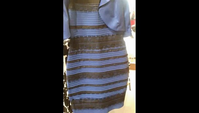 Renk Değiştiren Elbise.. Sizce Hangi Renk