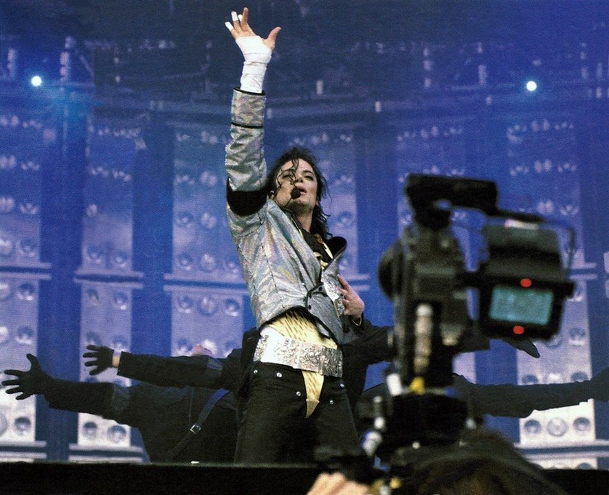 Michael Jackson Jam Live in Dublin Dangerous Wo...