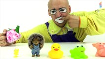 Funny Video for children. Clowns for kids. Making toy animals grow.