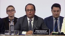 Hollande comemora acordo histórico na COP21