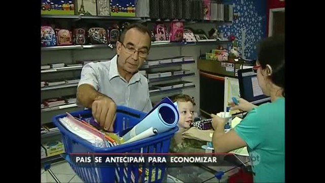 Pais se antecipam para economizar na compra do material escolar