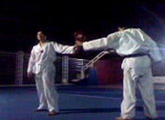 CLB Taekwondo ĐH Thăng Long thu 2 8-8-2011 9 nguoi moto_14033