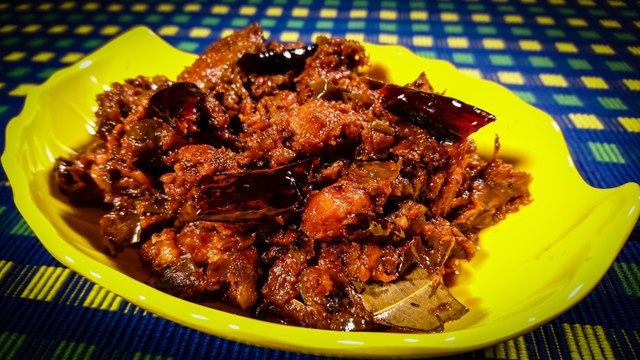 বাংলাদেশী টক-ঝাল-মিষ্টি জলপাই'র আচার