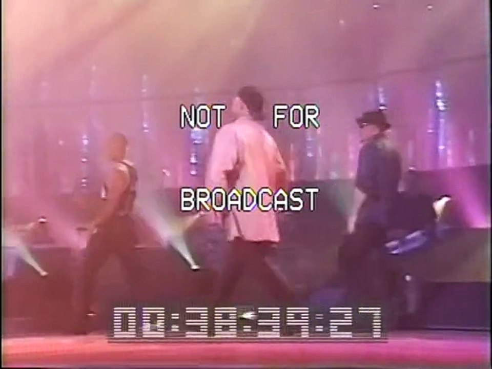 Michael Jackson "rehearsing"/ "ensayando" The Way You Make Me Feel (Dangerous Tour)