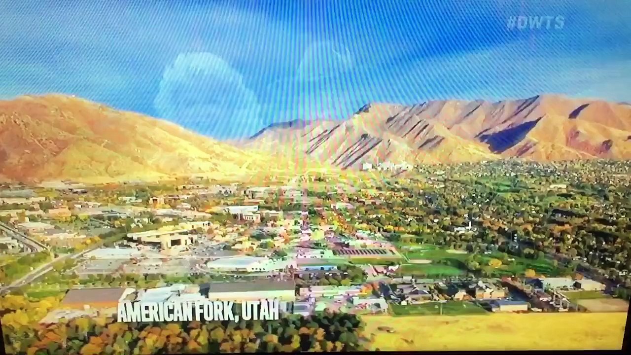 Witney Carsons Hometown Package about her friendship w/ Jenna Johnson and Lindsay Arnold