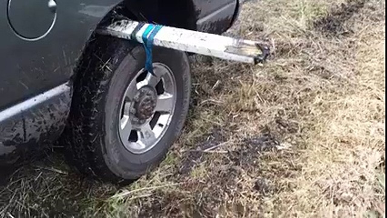 Get your Car out of Mud with this Simple Technique!