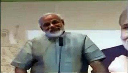 Narendra Modi Badly Making Fun of Indian Media's Stupidity