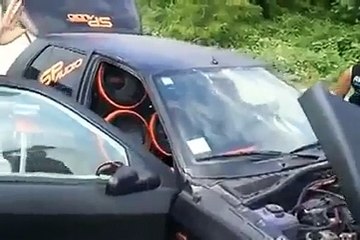 bass remix video of car mirrors broken