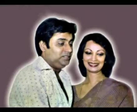 Apni Aag Ko Zinda Rakhna Kitna Mushkil Hai By Jagjit & Chitra Singh Album Beyond Time By Iftikhar Sultan