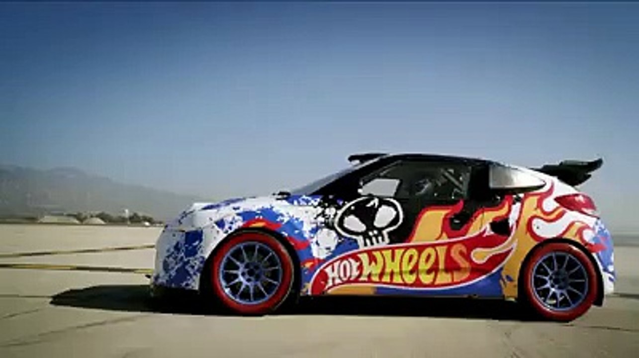 Car racing Climbing a Wall!