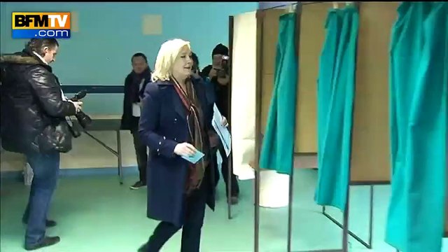 Régionales: Marine Le Pen a voté à Hénin-Beaumont