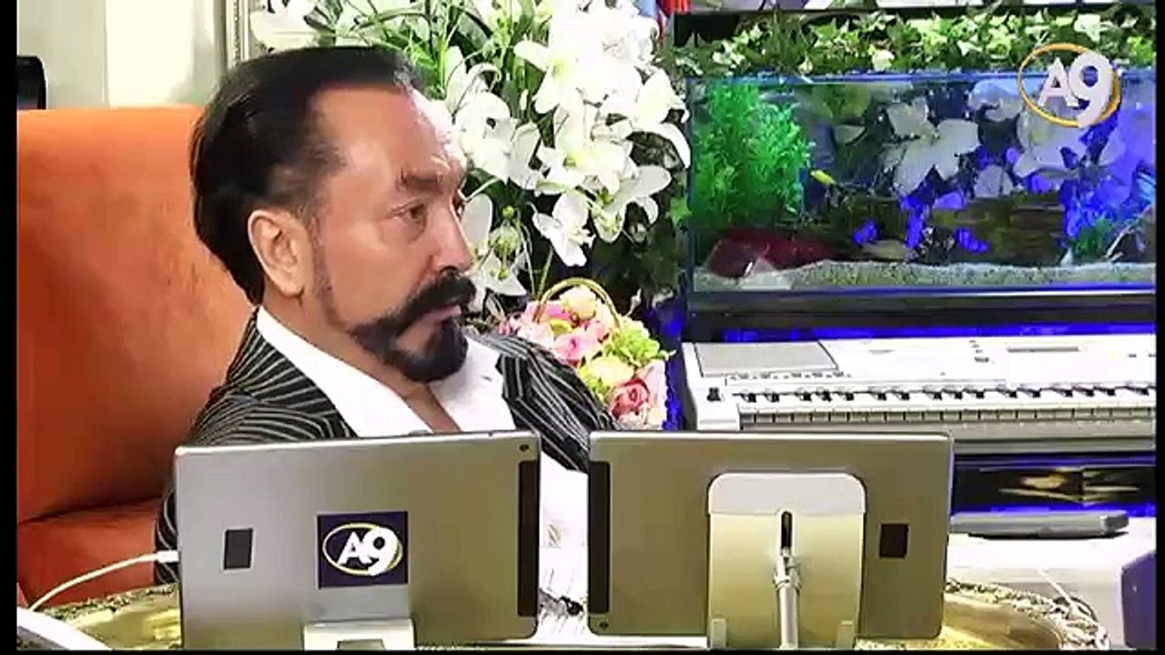 Sağ partilerin gençlere hoşsohbet, şakacı bir üslup kullanması güzel olur.