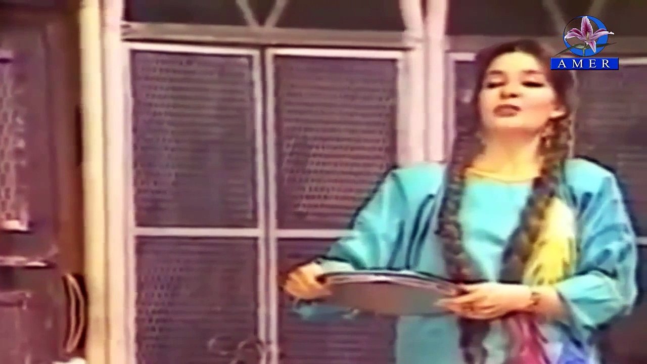 مسرحية - بيت و خمس بيبان