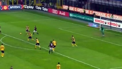 اهداف مباراة الميلان و فيرونا ١٣-١٢-٢٠١٥