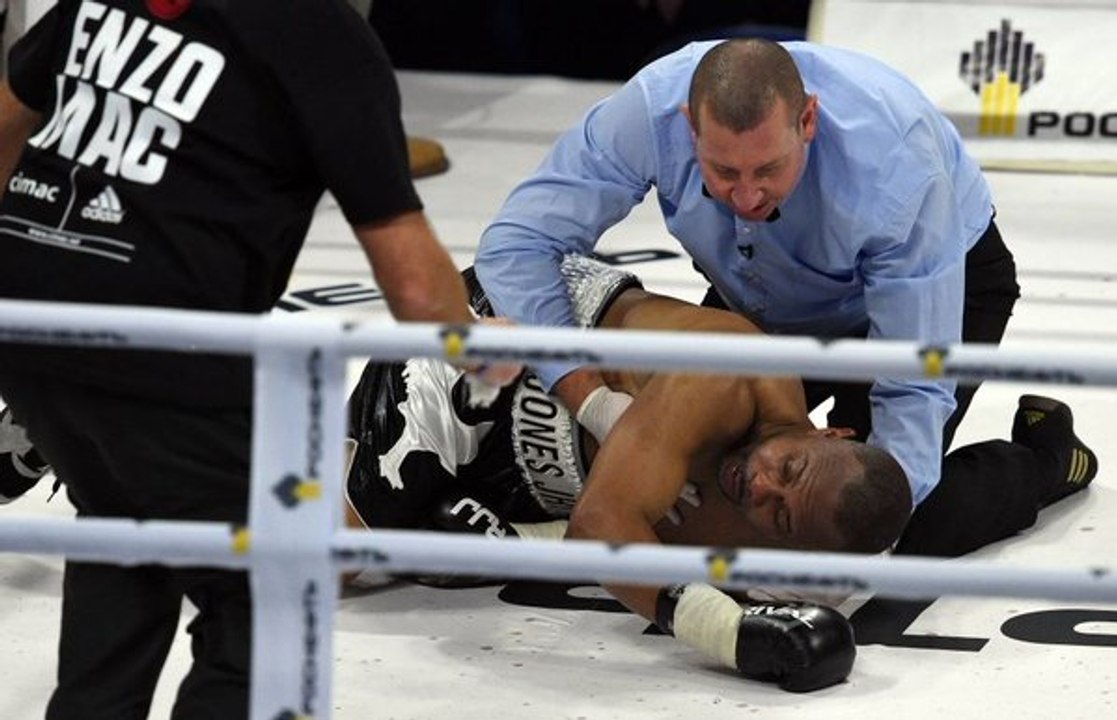 Roy Jones Jr vs Enzo Maccarinelli  (English Commentator) 2015-11-12