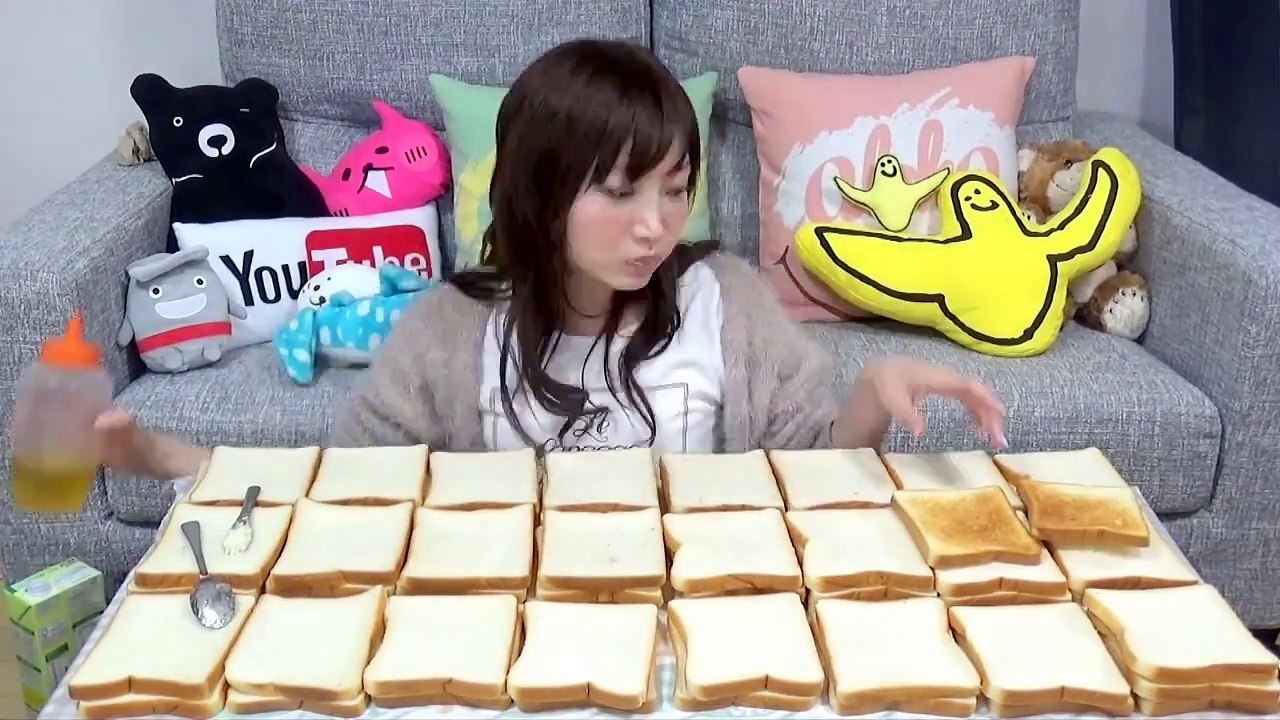 Une japonaise mange 100 tranches de pain en une fois !