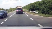 Un pneu de camion en pleine face et à pleine vitesse... Encore un accident RUSSE!!