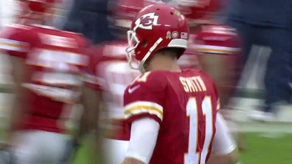 Chiefs Alex Smith finds Albert Wilson over the middle for 29-yards