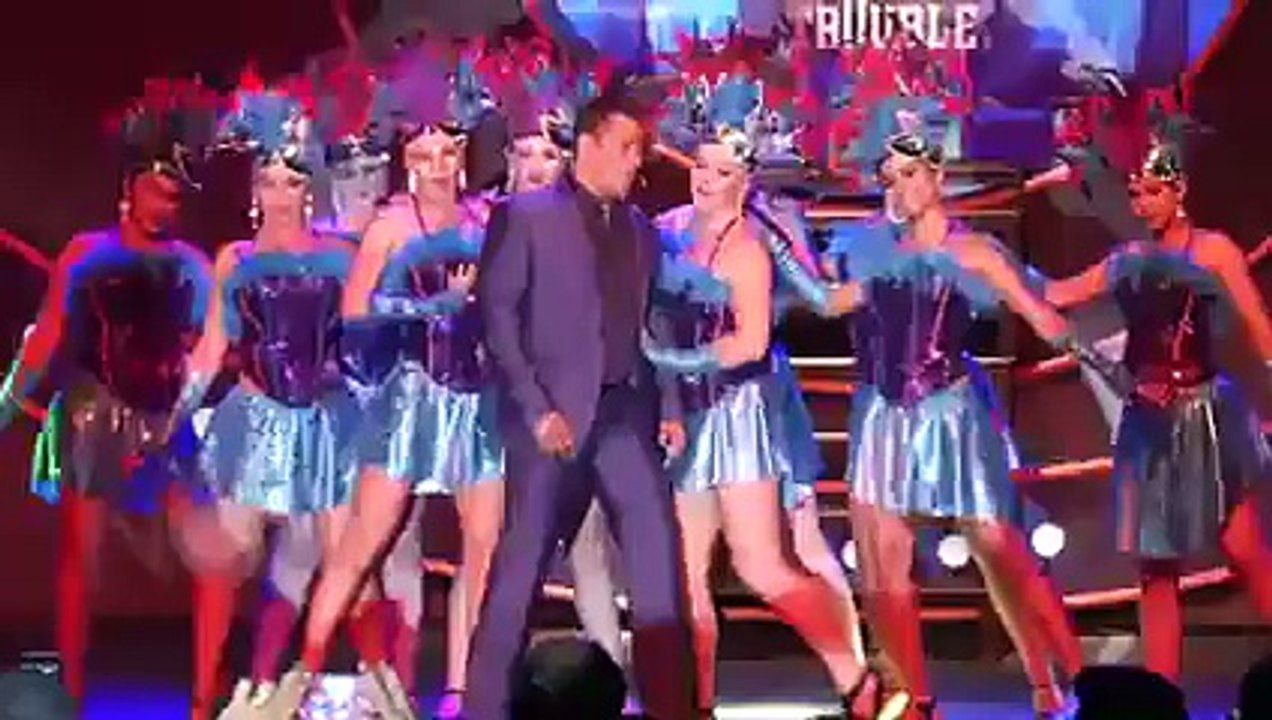 EXCLUSIVE _ Salman Khan Gifts Being Human T-shirt To Shahrukh Khan