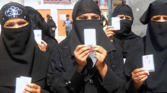 Saudi Arabia elects first female politicians