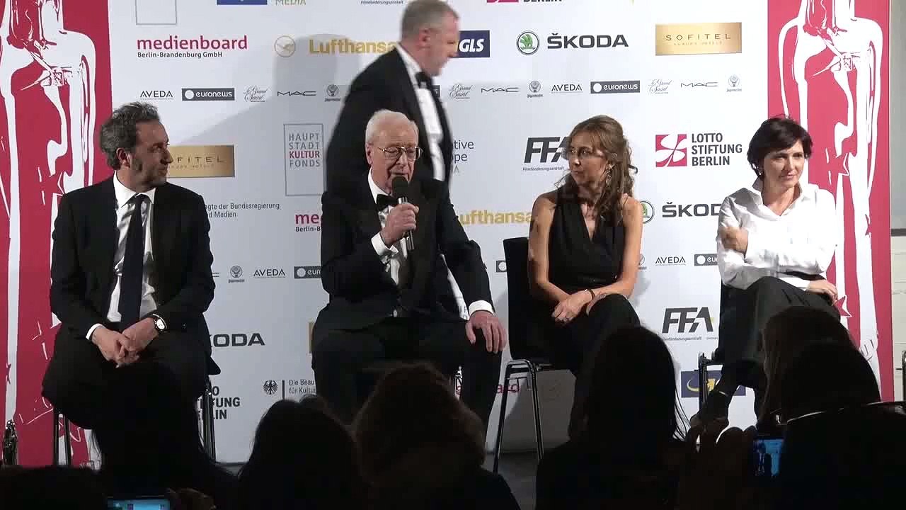 A Berlin, der europäische Filmpreis. And don`t forget to watch Water...     Nice Prize. Congratulatione!   Vj etc