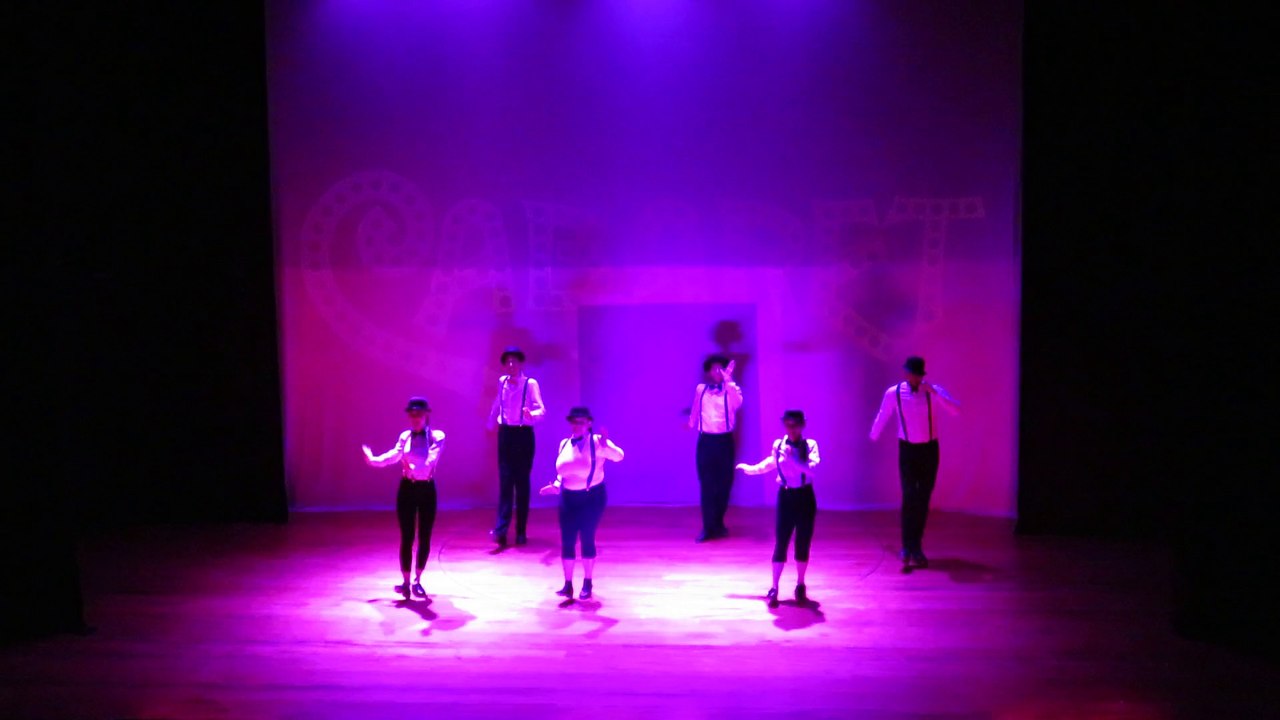 05 - Com os Pés na Broadway - Cabaret