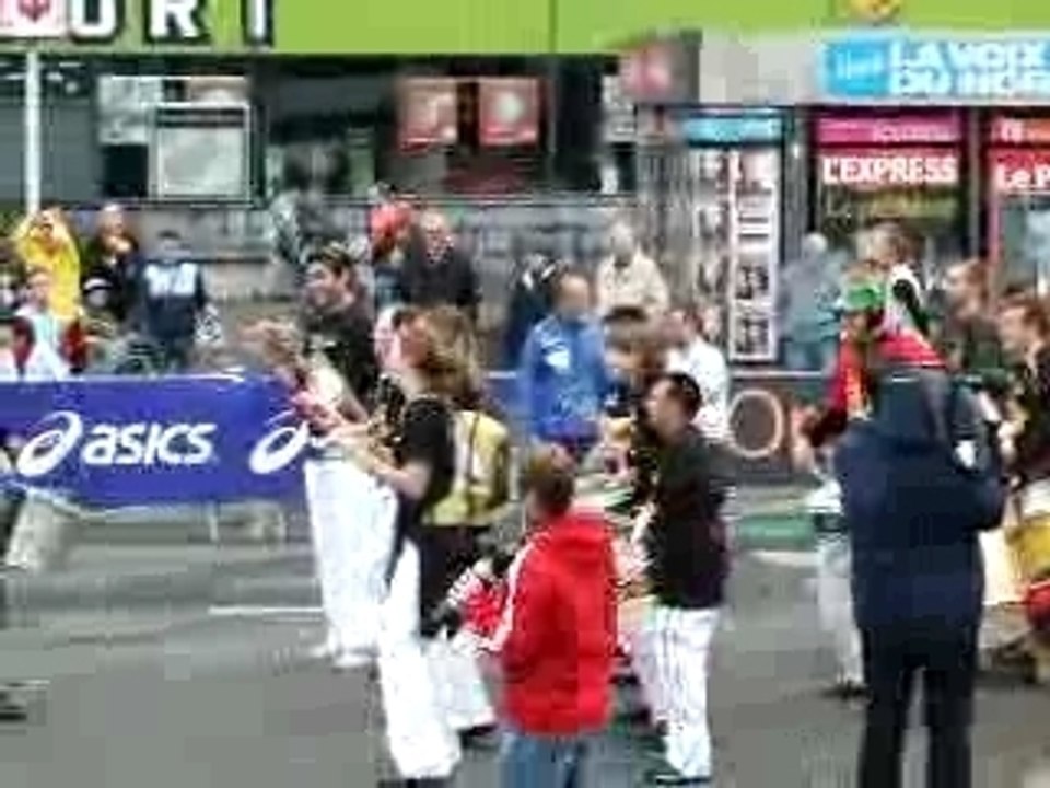 ATABAK Avt-départ marathon lille mai 07