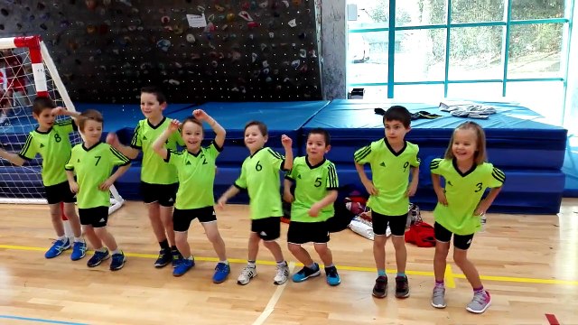 Extrait de l'échauffement des - de 8 ans de VCH Tournoi de Bourg en Bresse d 1 /12/2015