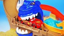 Disney Pixar Cars Lightning McQueen, Thomas & Hot Wheels Cars Color Changers Attacked By S
