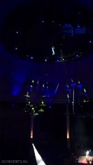 Moskova'daki sirkte akrobatın yere çakılma anı kameraya yansıdı