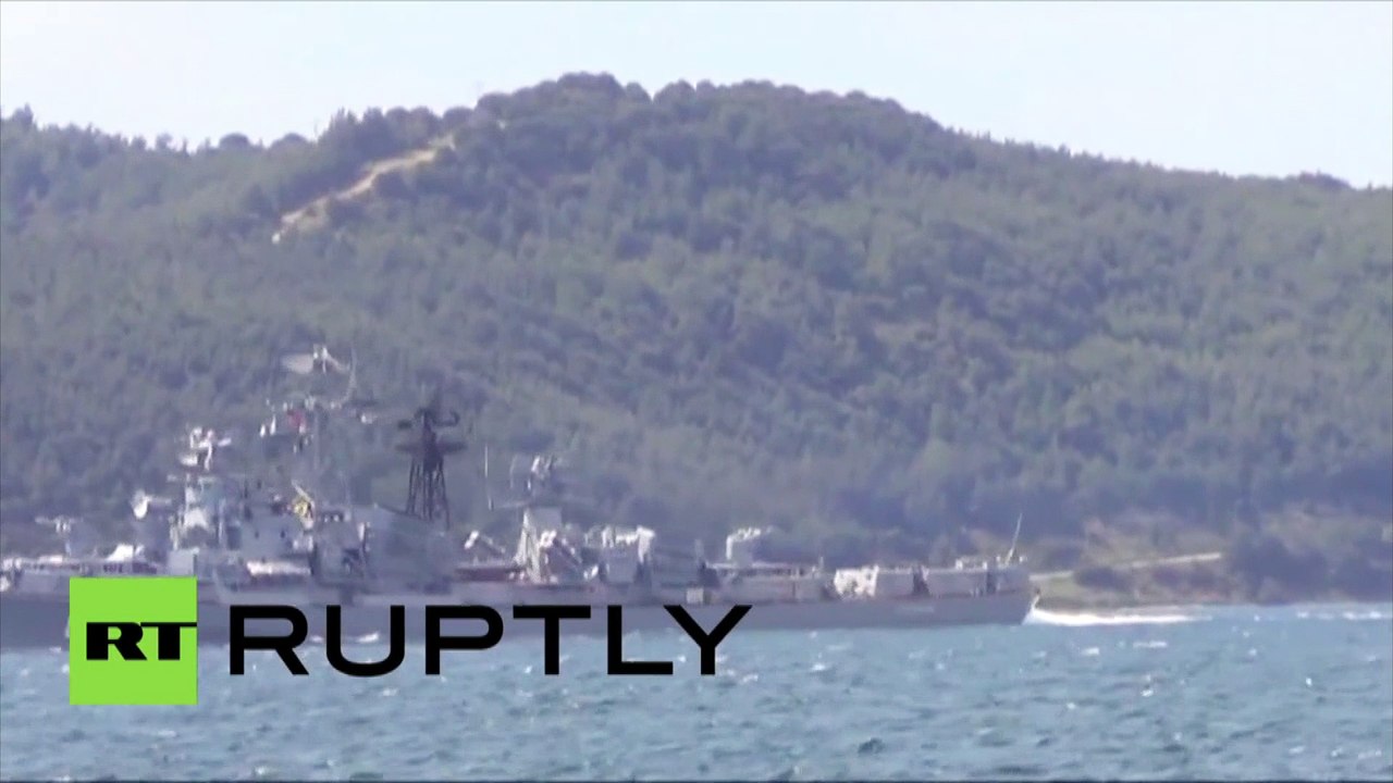 Les images d’un navire russe ouvrant le feu sur un bateau turc