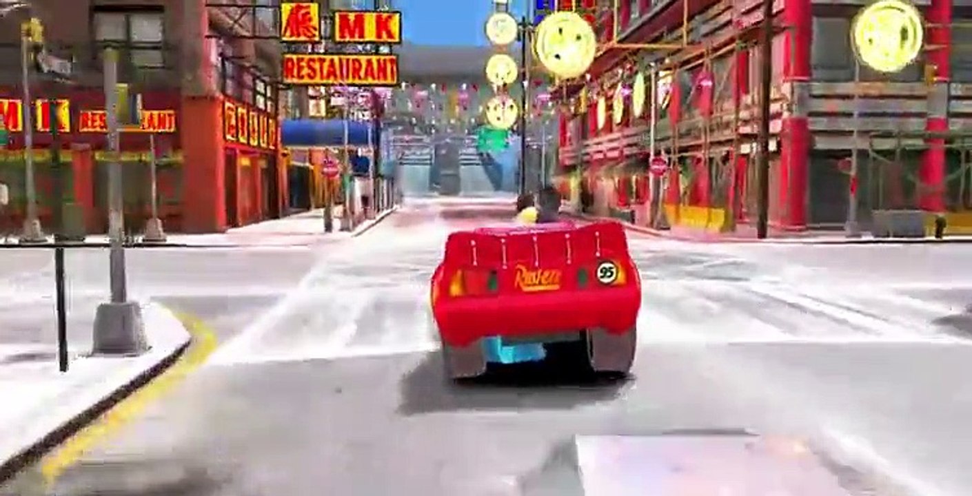 Elsa The Snow Queen Disney Frozen Mickey Mouse are playing with Pixar Lightning McQueen Cars !