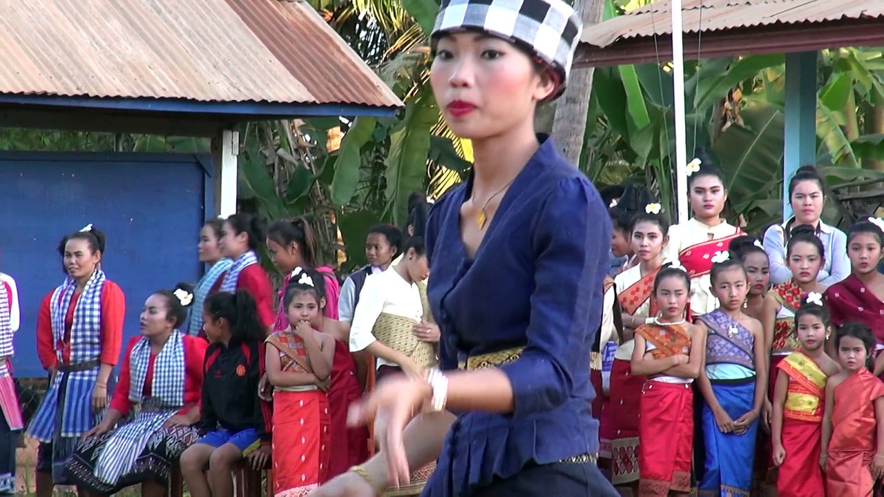 Danse des rizières au Laos