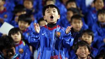 Japanese child singing the complete Barça anthem