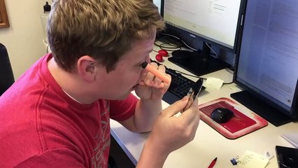 Fléchettes Nerf dans les yeux