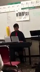 وقتلي تسيب شاب مثلي في حصة موسيقا تفرج شعمل