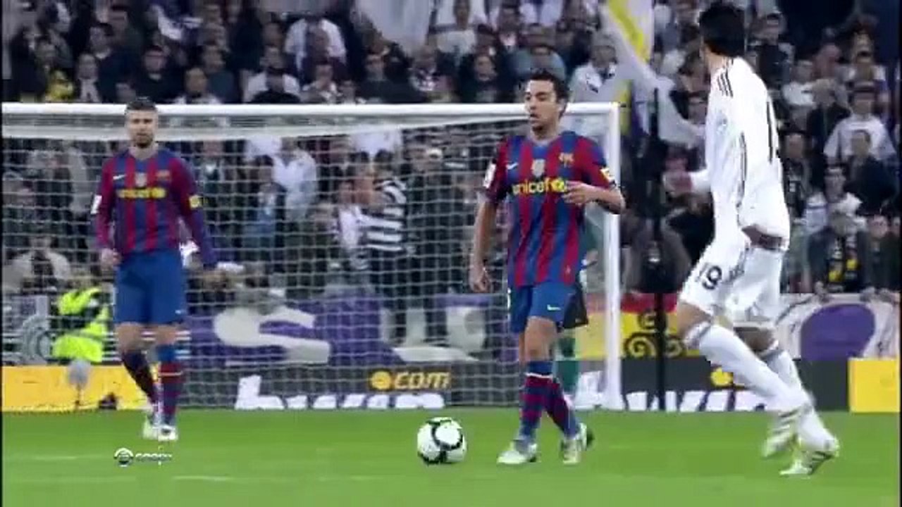 FC BARCELONE CLASSIQUE LOGIQUE STRATEGIQUE EFFICACE PRECISION PERFORMANCE