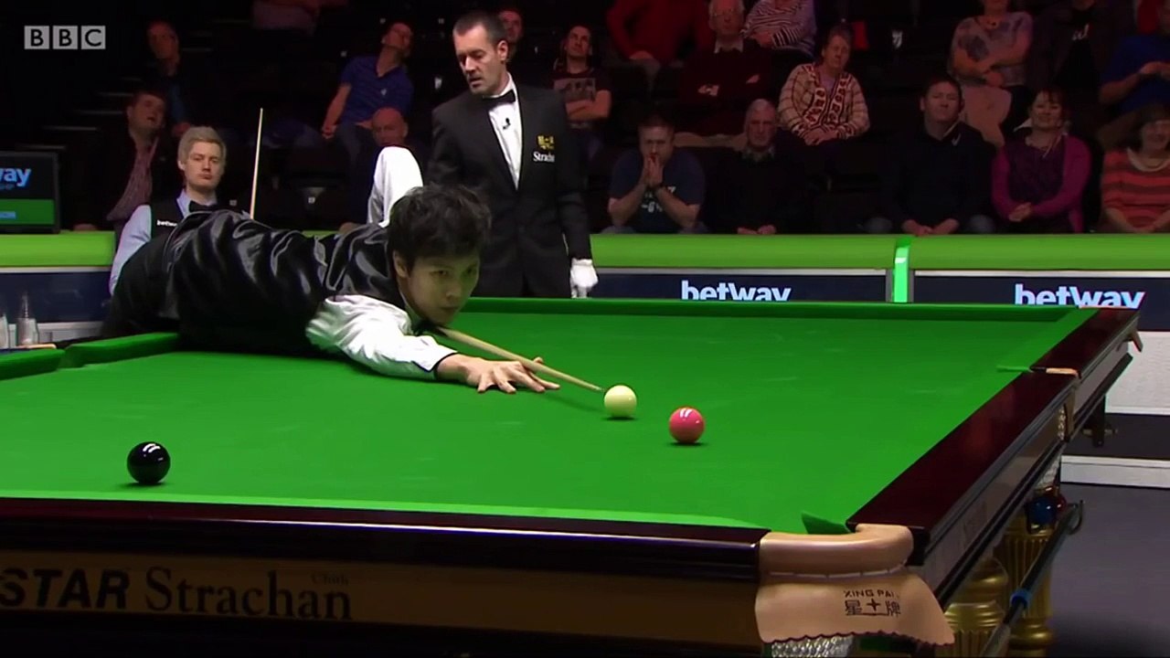 Un joueur de snooker rate un break maximum de 147 points sur