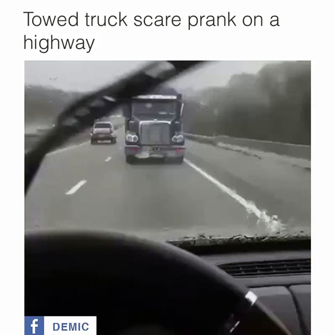 Towed Truck Scare Prank On A Highway Video Dailymotion