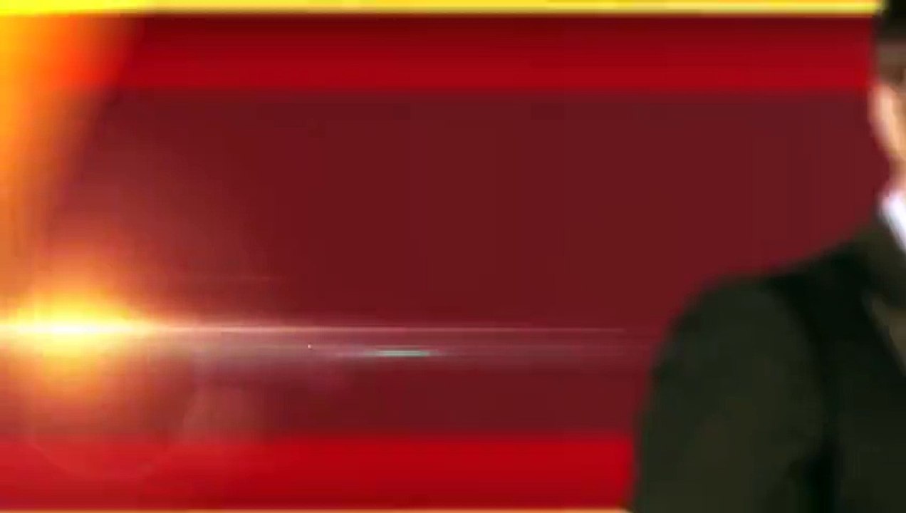 Mariah Carey Celebrates Christmas With Fans During Performance -