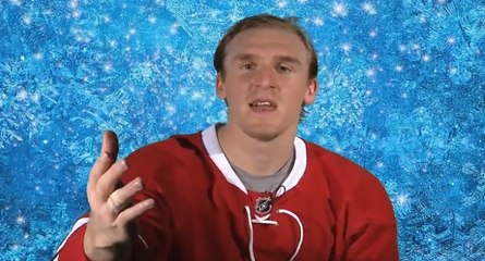 Des hockeyeurs chantent La Reine des Neiges