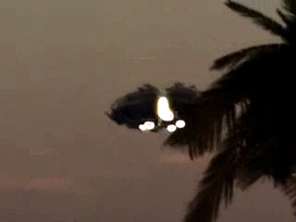 Une vidéo incroyable d 'ovnis en direct....