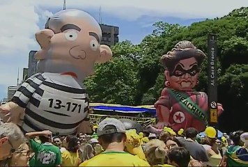 Domingo é marcado por protestos a favor do impeachment
